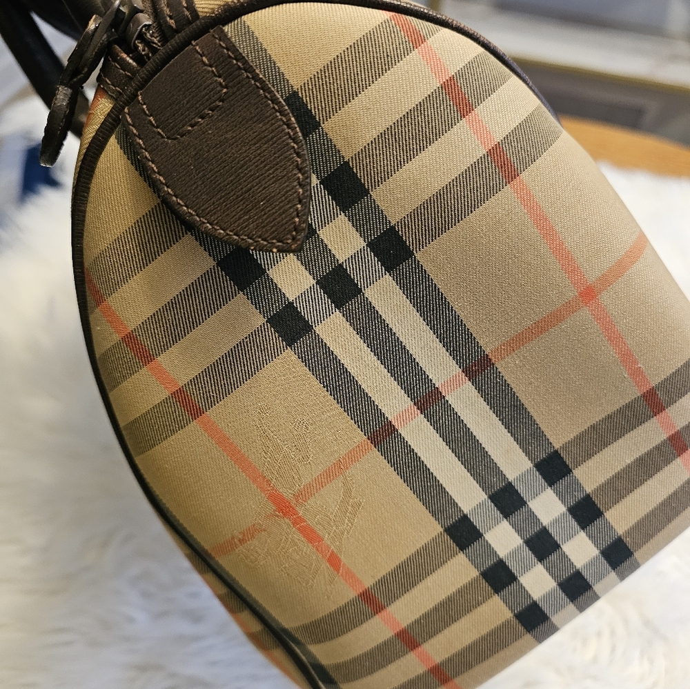 Burberry Tan and Black Checkered Bag - Picture 4 of 9